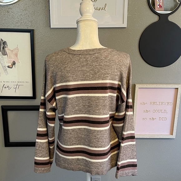 Cupcakes and Cashmere Amour Wide Striped Big Sleeve Sweater S - Picture 4 of 13